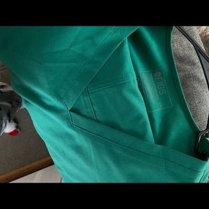 Figs Hunter green - @heather_rn